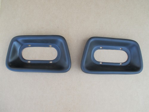 Rear fender light panel bezel - rear,