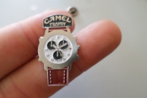 Pin broche insigne - pin, camel