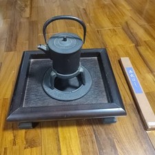 Ancienne théière en fer