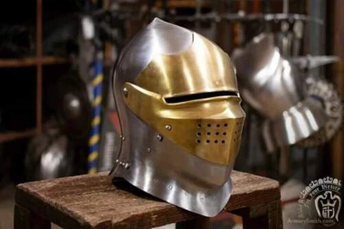 Casque bascinet italien