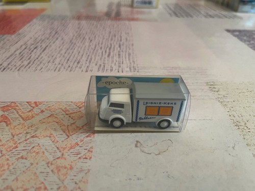 Voiture miniature camion - voiture,