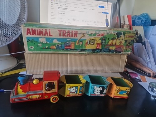 Vintage 1950 animal - vintage, train