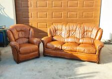 Canapé Lit + 1 fauteuil - 100 % Cuir de Buffle Camel et Bois massif d'acajou