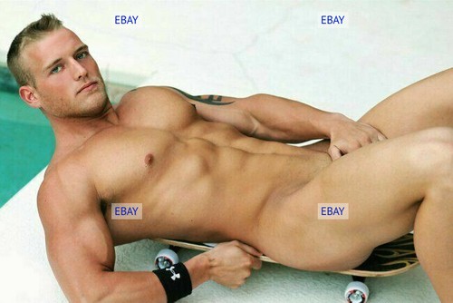 Postcard print nude skater - /,