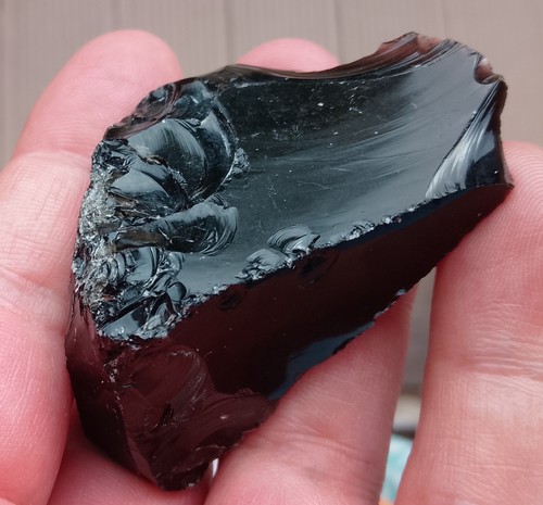 37.64gr 57x37x24mm obsidienne