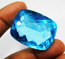 121,6 ct coussin aigue-marine