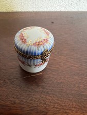 Boite à pilule, porcelaine