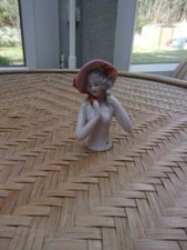 MINIATURE :  un buste d'élégante (poupée ?) - Porcelaine Allemagne