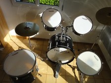 Batterie THUNDER noire complète Idéales pour débutant Très bon état