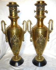 GRANDES PAIRE DE LAMPES  PETROLE MODERATEUR XIXEME DECOR  FEMME A ELECTRIFIÉES 