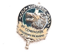 Un insigne militaire " 4° Compagnie Austrasie / 8° Régiment d'Infanterie ".