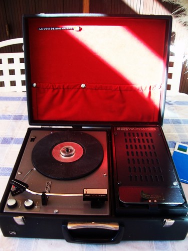 Tourne disque pathe - tourne,