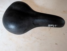 Selle vélo ancien vintage noir avec tige de selle SELLEROYAL Soft Fit