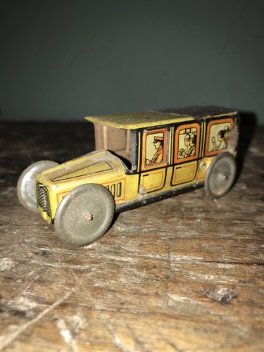 Voiture jouet tôle - jouet, en