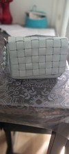 sac à main façon damier bleu