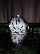 Pendule montre molle de Salvador Dali