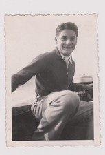 photo ancienne 🎞️ homme sur barque années 30 moteur vintage