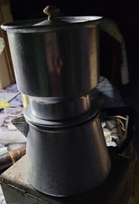 ANCIENNE CAFETIERE EN ALU EN DEUX PARTIES,FILTRE ALU,ET COUVERCLE,23,5CM DE LONG