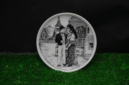 Ancienne petite assiette deco - ancienne,