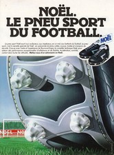 Publicité Ancienne  Chaussures Noël Football  1982 issue de magazine