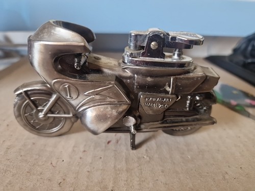 Briquet gaz métal - à,