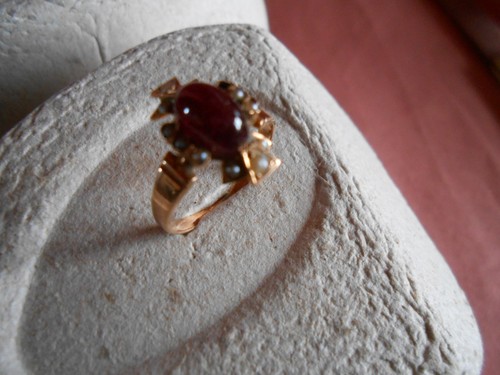 Très ancienne bague - très, or
