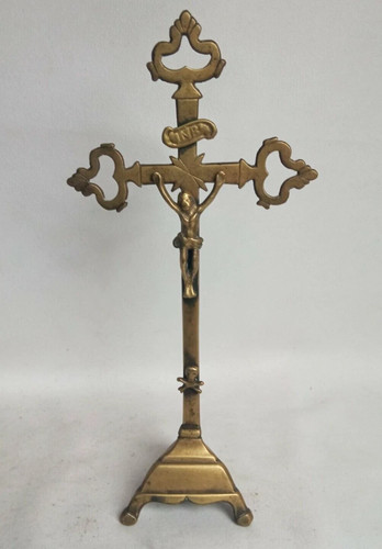 Crucifix bronze sur - bronze,