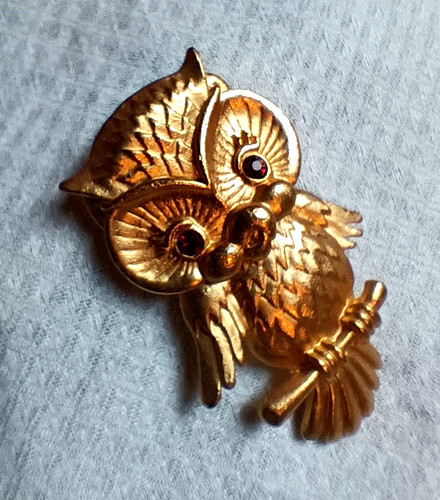 Broche hibou métal doré