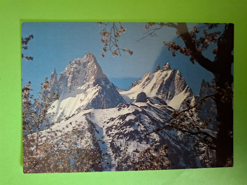 Carte postale haute - carte, la