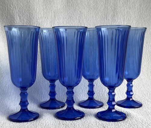 Serie flutes a champagne - a,