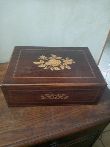 Une boite marquete napoleon - une,
