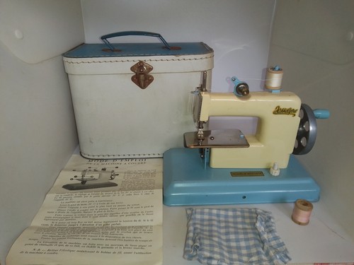 Ancien jouet machine coudre - ancien,