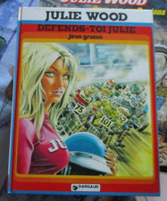 JULIE WOOD DEFENDS-TOI JULIE