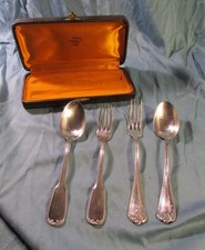 2 paires de couverts pour