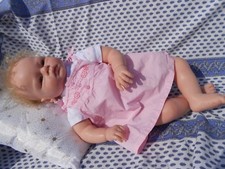  jolie robe pour bébé 3 mois ou poupée reborn,baigneur 55cm