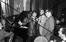 PHOTO DE HERVE VILARD MICHEL FUGAIN PIERRE DELANOE 1984