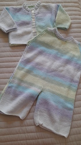 Petit vêtement bébé - petit,