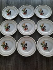 9 ASSIETTES PLATES A Dessert