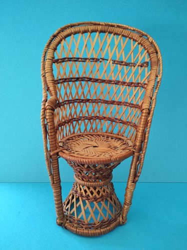 Fauteuil rotin pour poupées