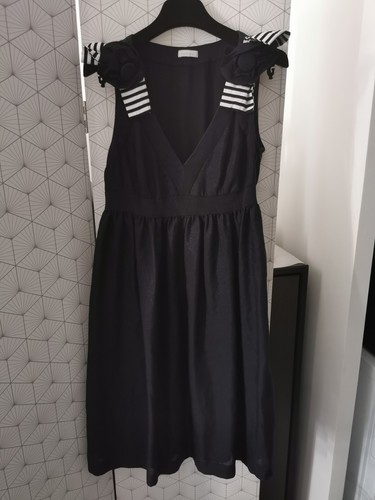 Robe noire cacharel