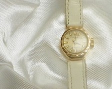 3-JOLIE PETITE MONTRE FEMME OR 18 CARATS (2 poinçons tête d'aigle)- Vintage 1965