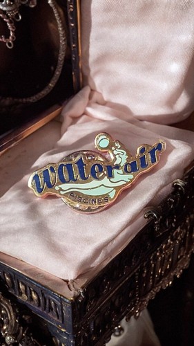 Pin vintage waterair - pin's,
