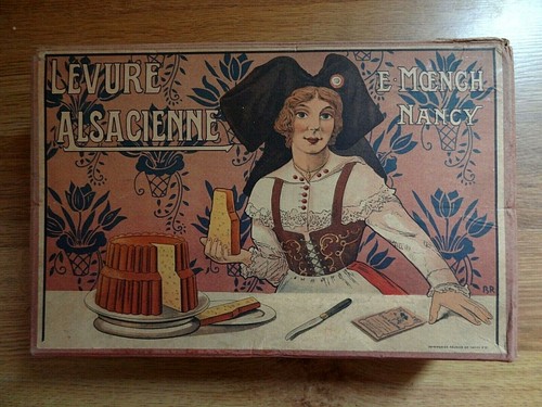 Ancienne boîte publicitaire