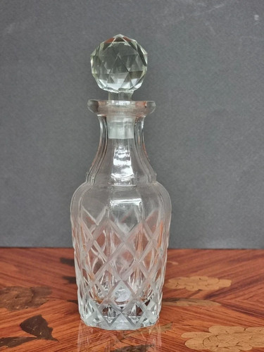 Flacon parfum avec son - , bouchon