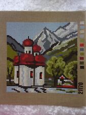 N° 21170 CANEVAS A FAIRE A LA MONTAGNE 20,5 cm x 20,5 cm sans fil sans aiguille