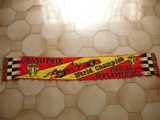 echarpe sur le sport automobile et Ferrari