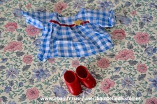 Robe + chaussures rouge de la tenue écolière pour Kiki, vintage