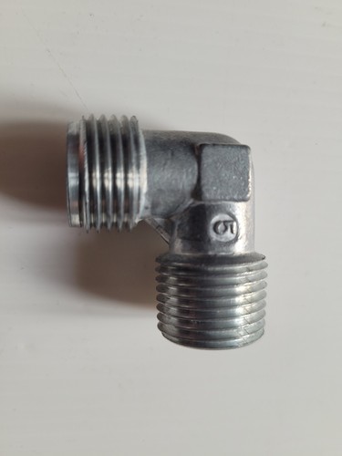 Raccord coudé pour - , de