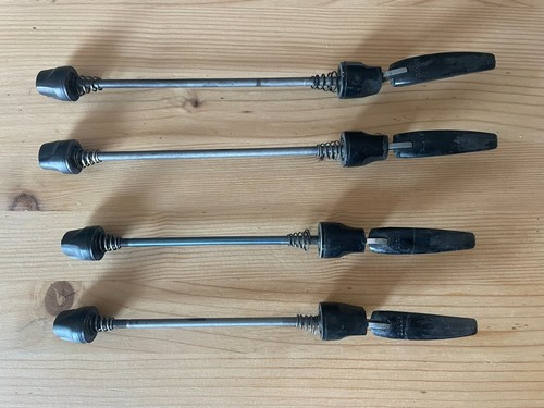 Paires blocages de - de, roues