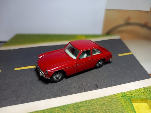 Mgb corgi toys 327 - mgb,